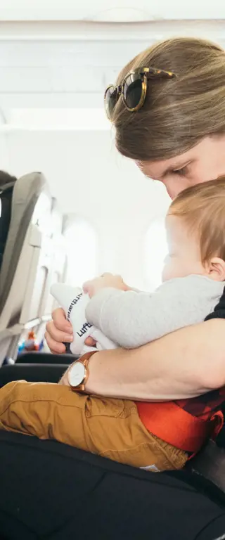 Fliegen mit Baby: Tipps vom Experten